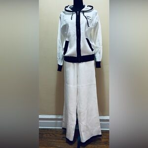 White and Black Women's knit fabric two pieces suite Size XL